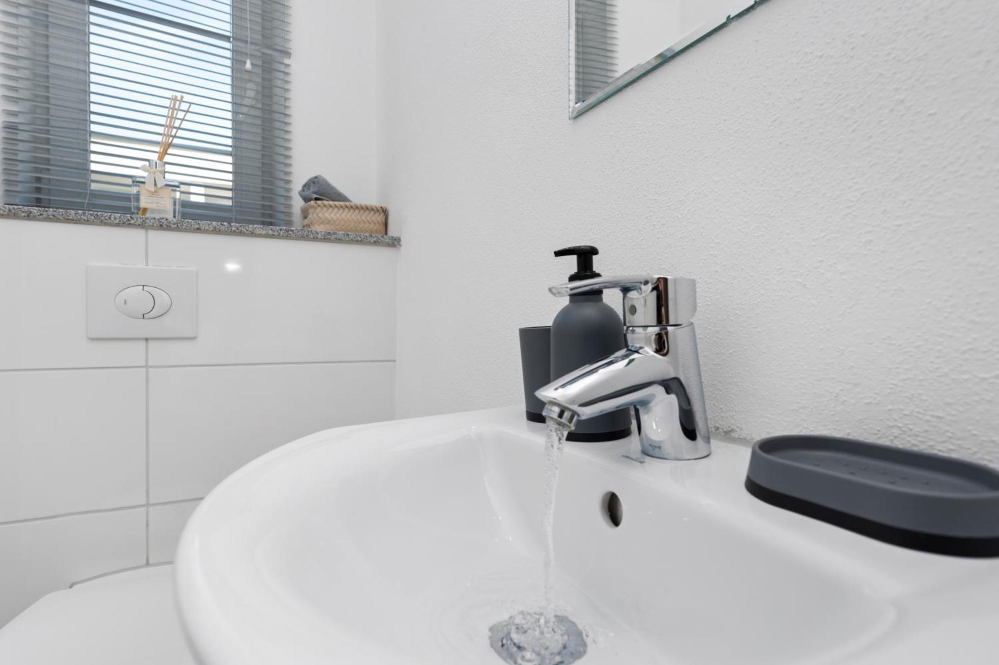 Seeschilf Apartments In Friedrichshafen Phòng bức ảnh